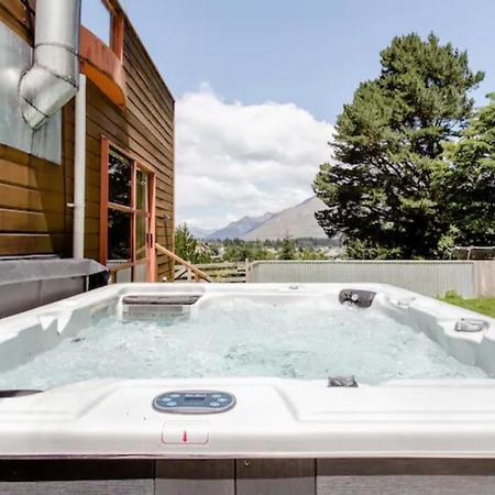 Hot Tub And Views Over Central Queenstown - Entire Holiday House 외부 사진