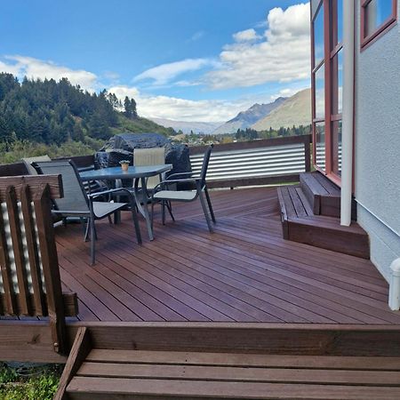 Hot Tub And Views Over Central Queenstown - Entire Holiday House 외부 사진