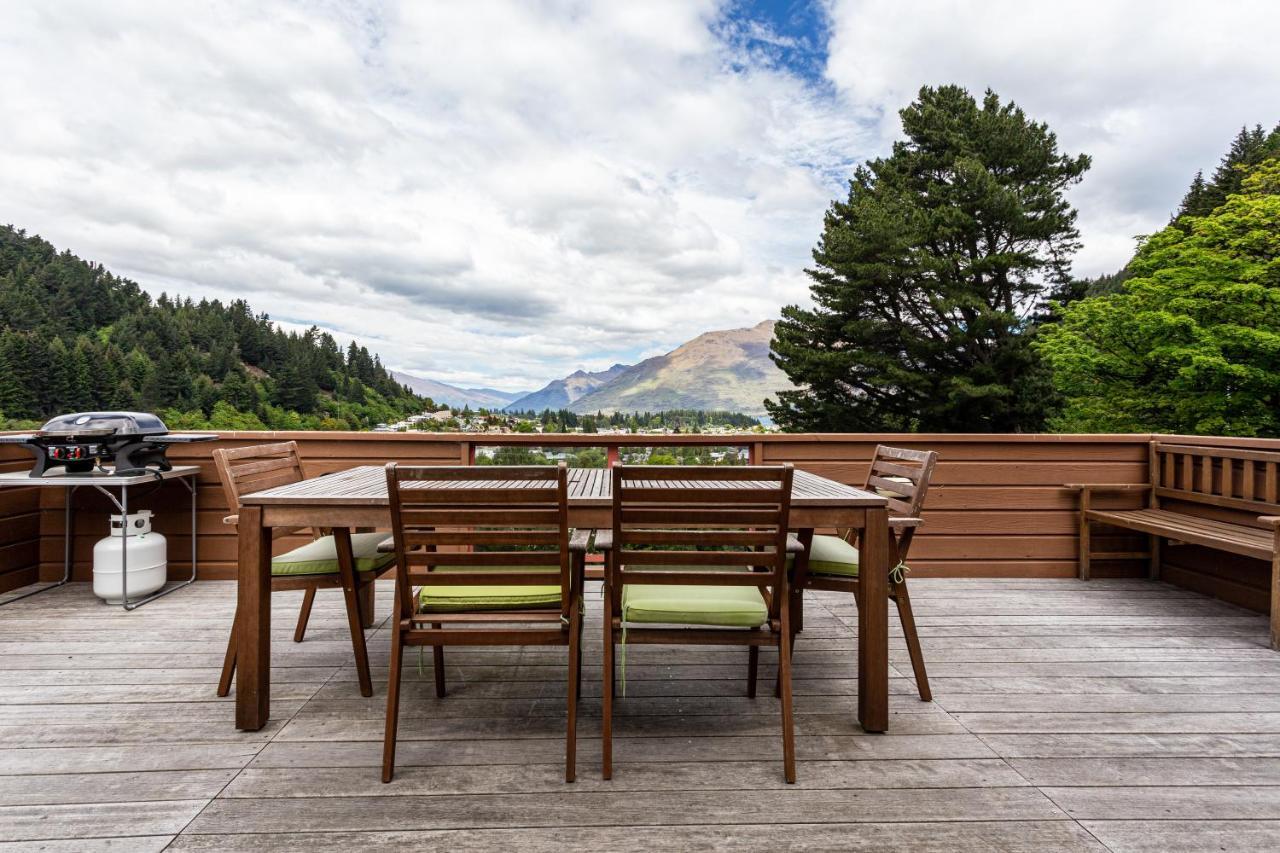 Hot Tub And Views Over Central Queenstown - Entire Holiday House 외부 사진