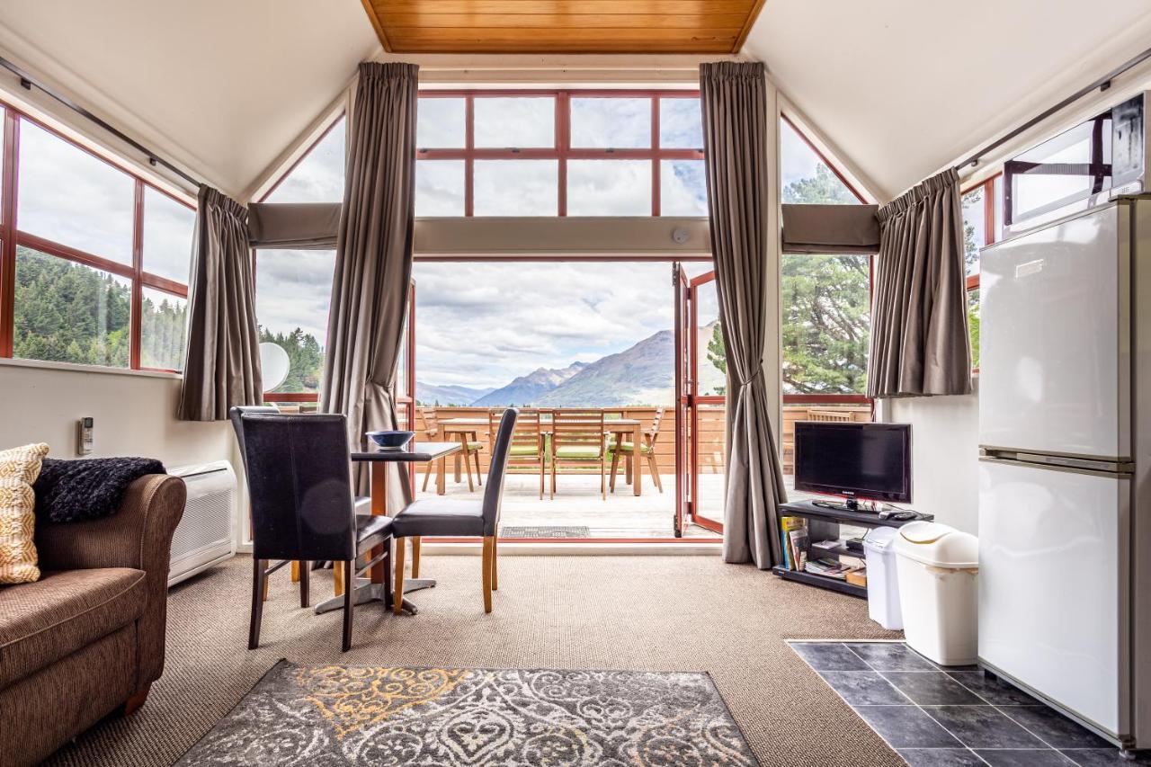 Hot Tub And Views Over Central Queenstown - Entire Holiday House 외부 사진