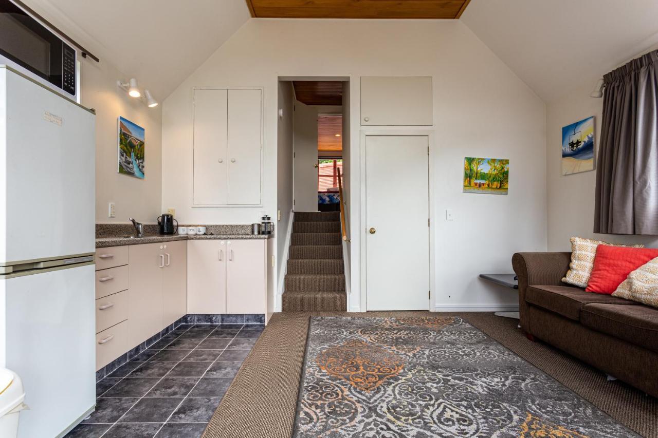 Hot Tub And Views Over Central Queenstown - Entire Holiday House 외부 사진