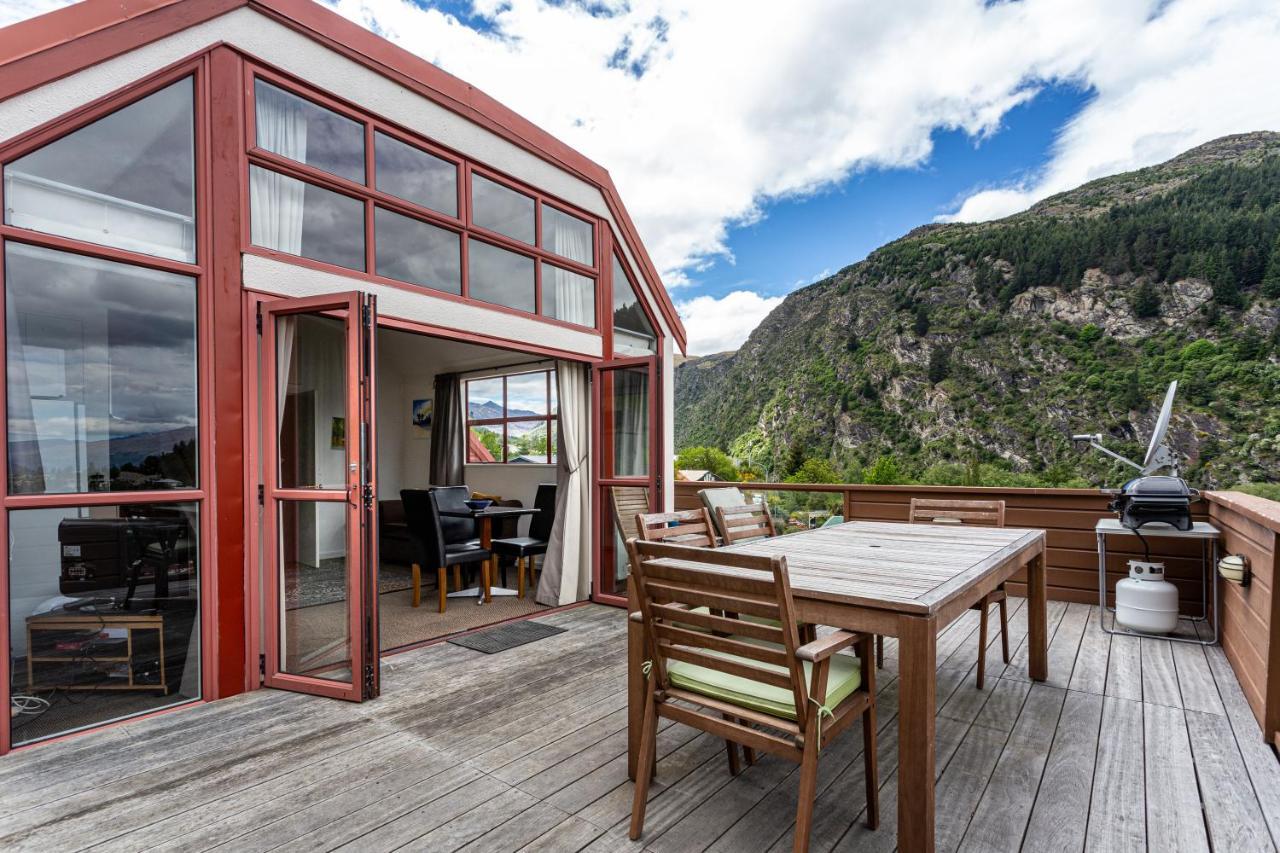 Hot Tub And Views Over Central Queenstown - Entire Holiday House 외부 사진