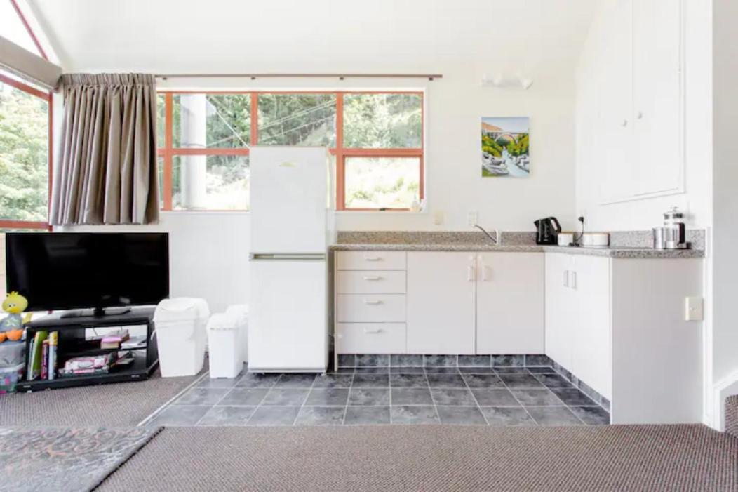 Hot Tub And Views Over Central Queenstown - Entire Holiday House 외부 사진