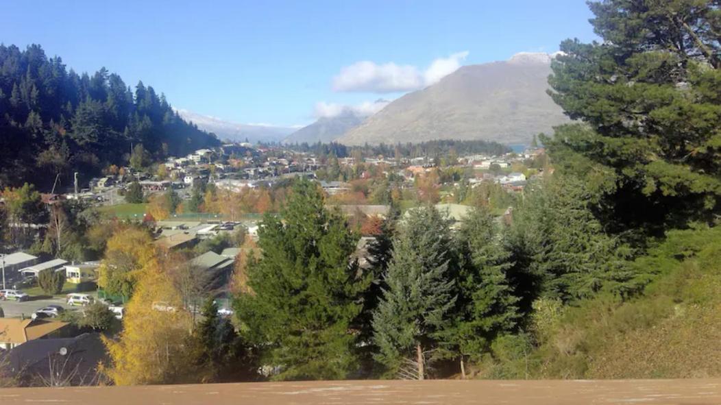 Hot Tub And Views Over Central Queenstown - Entire Holiday House 외부 사진