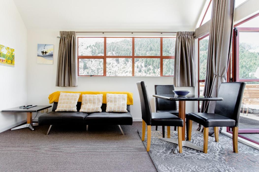 Hot Tub And Views Over Central Queenstown - Entire Holiday House 외부 사진