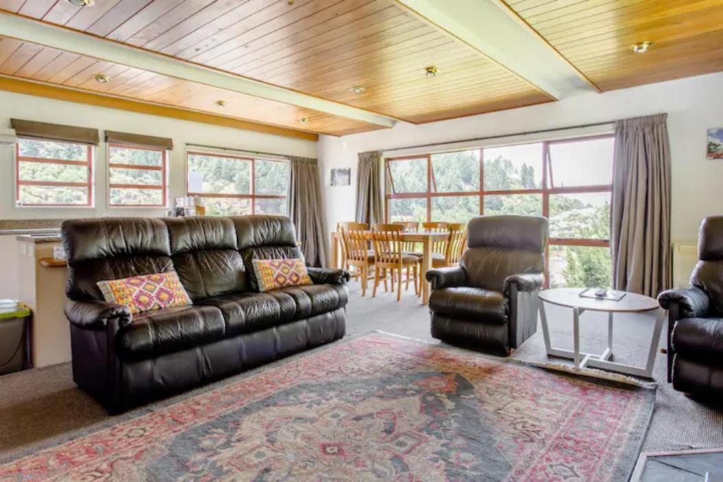 Hot Tub And Views Over Central Queenstown - Entire Holiday House 외부 사진