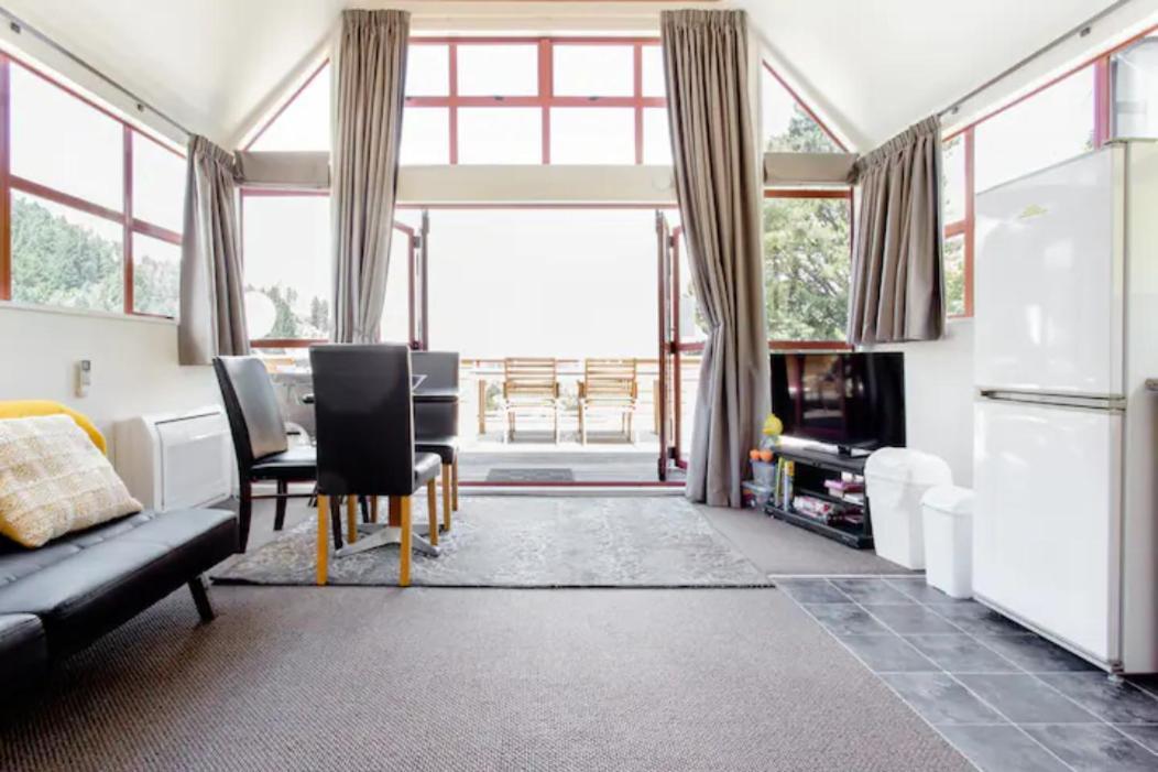 Hot Tub And Views Over Central Queenstown - Entire Holiday House 외부 사진