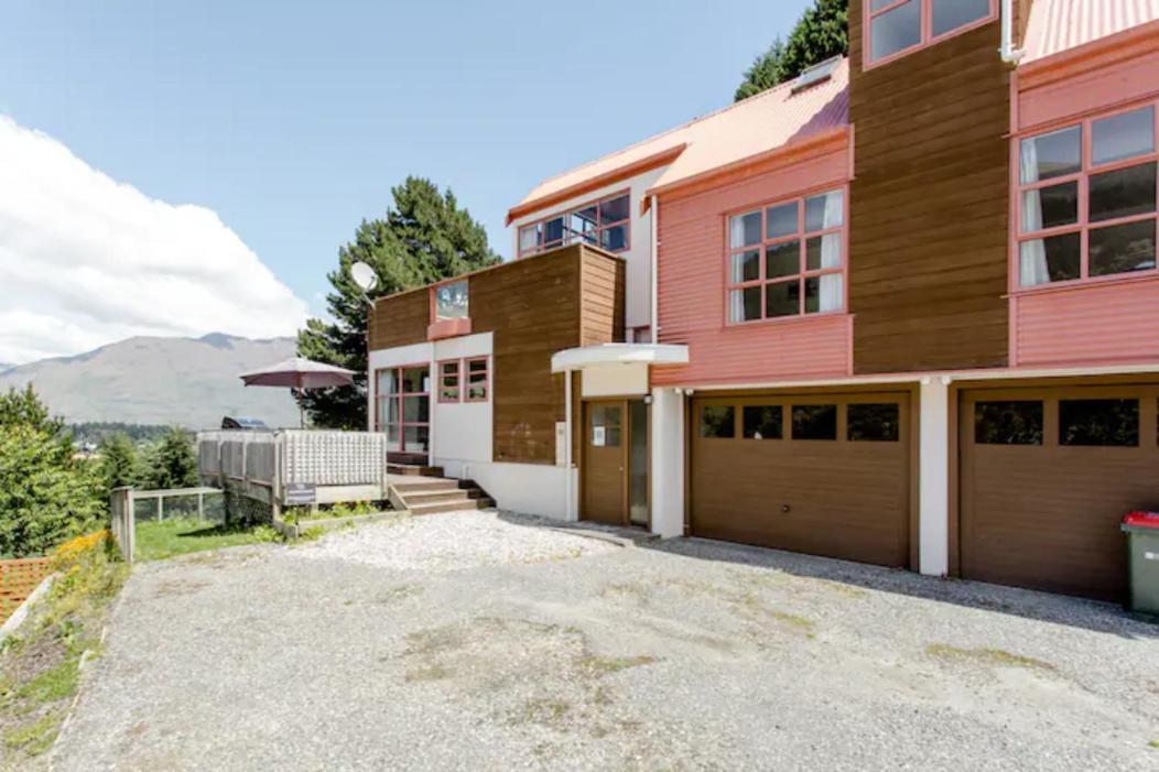 Hot Tub And Views Over Central Queenstown - Entire Holiday House 외부 사진