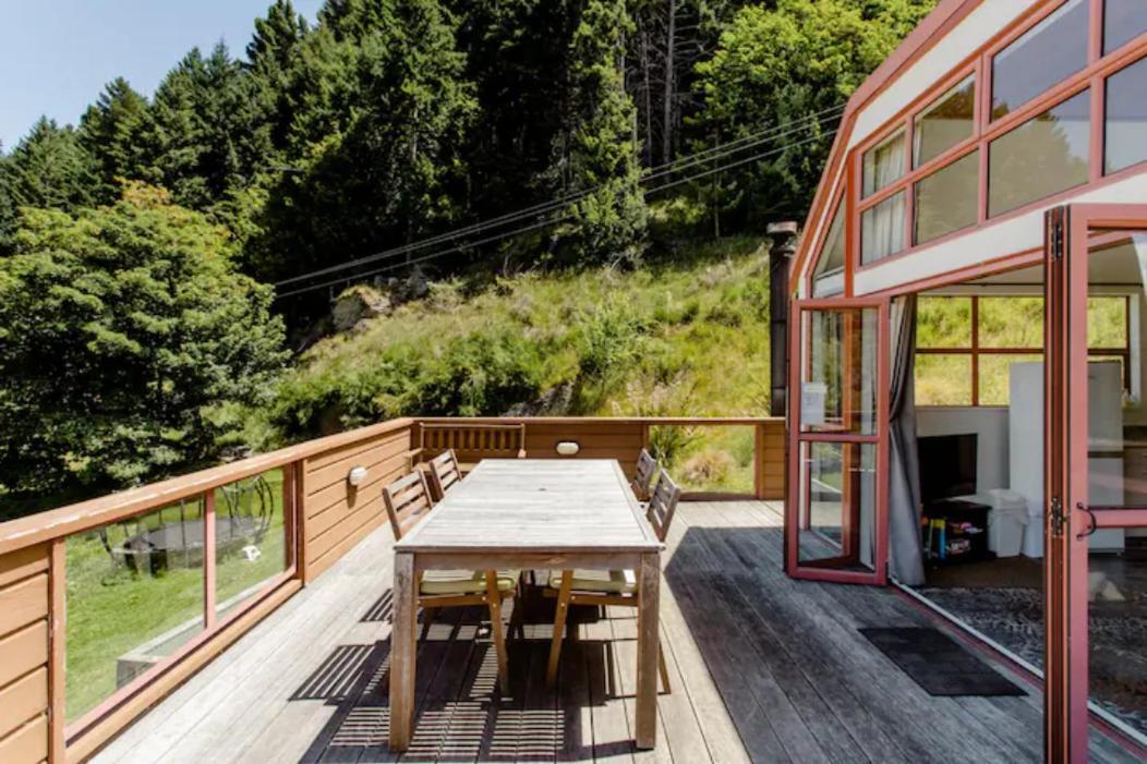 Hot Tub And Views Over Central Queenstown - Entire Holiday House 외부 사진