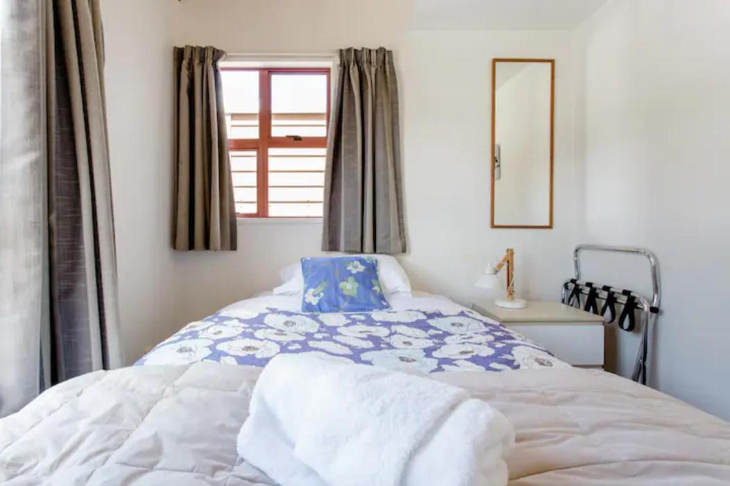 Hot Tub And Views Over Central Queenstown - Entire Holiday House 외부 사진