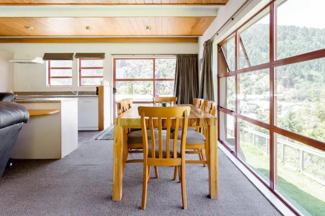 Hot Tub And Views Over Central Queenstown - Entire Holiday House 외부 사진